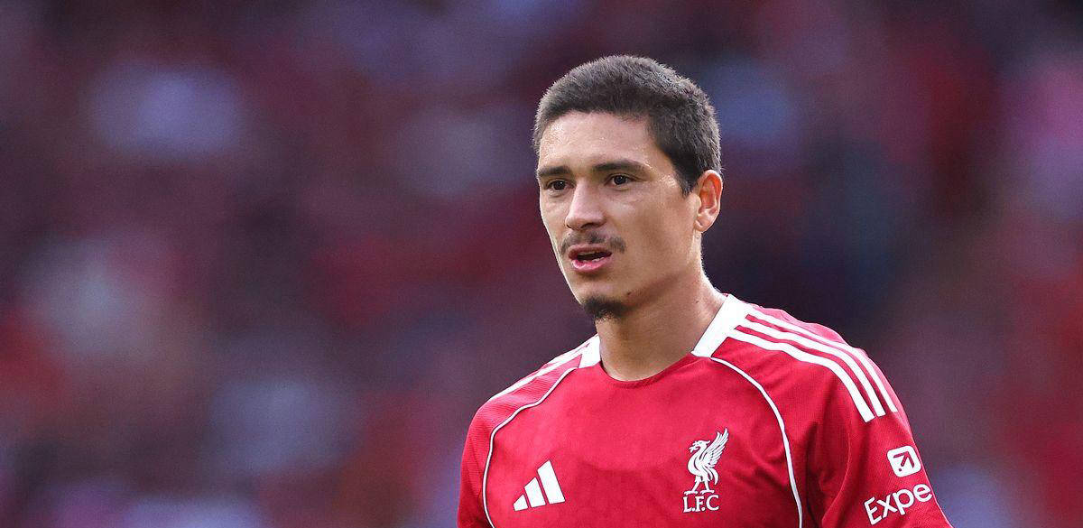 他在安菲尔, 强大的射手, 自进行训练