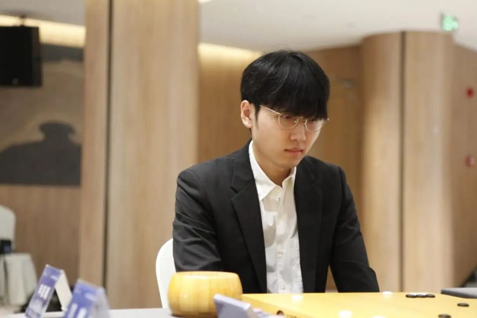 厚势, HQ 厚势, HQ